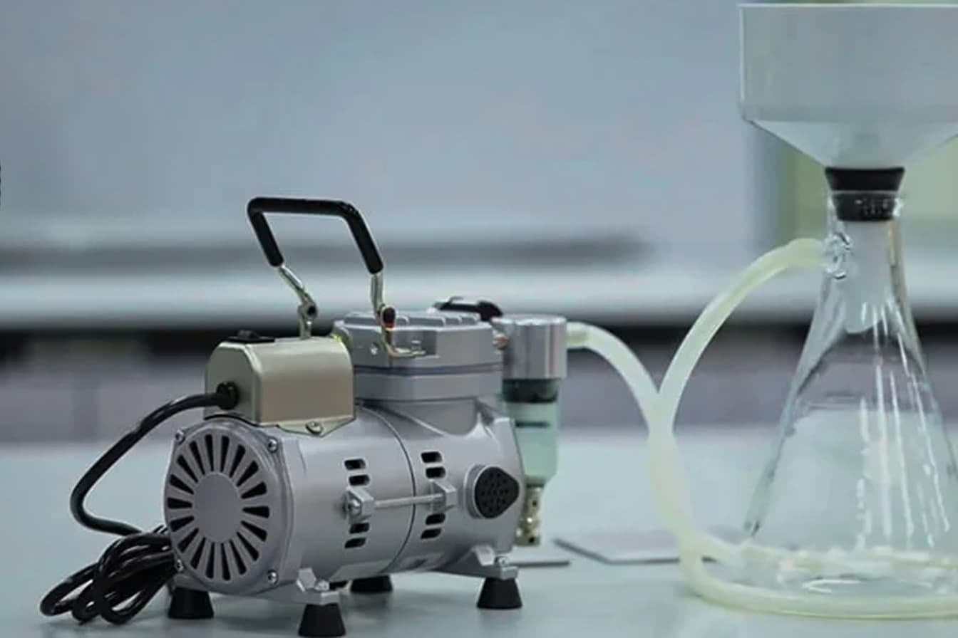 Laboratory & Analysis piston vacuum pump